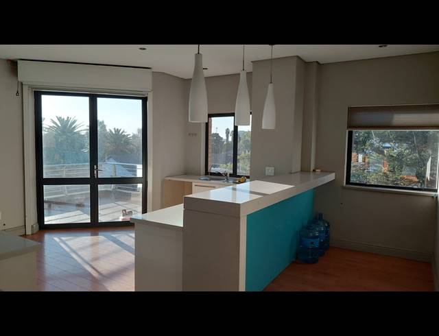 923M² BUSINESS FOR SALE IN RHODESFIELD